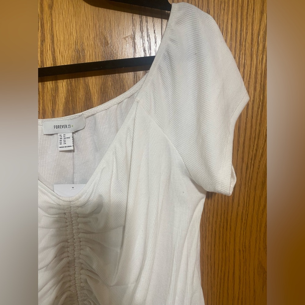 Plus Size Ruched Crop - Picture 5 of 6